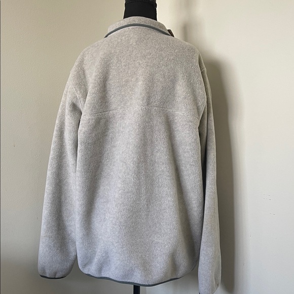 NWT Patagonia Cream Snap-T Fleece - Picture 2 of 4